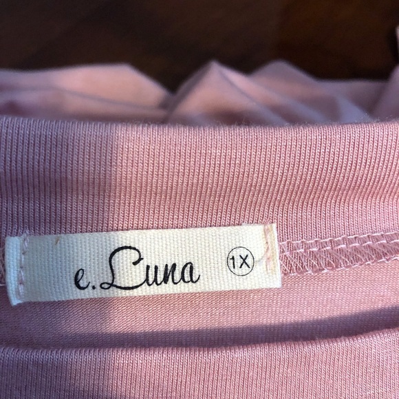 Luna Ruffle shirt - Picture 2 of 3